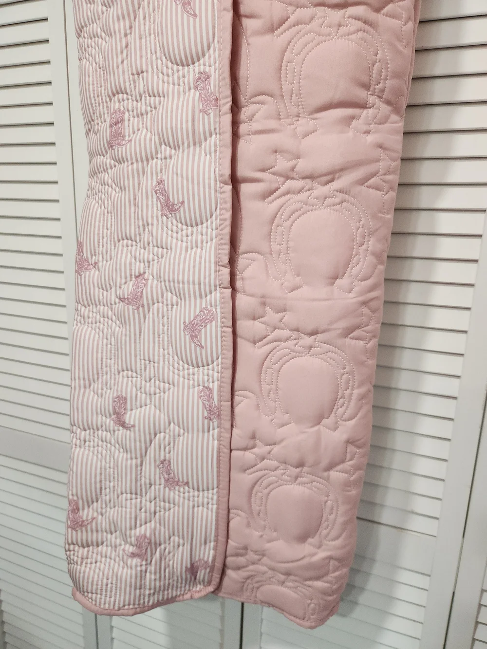 Wrangler Full/Queen Pink Quilt Comforter Set - Rose Pink With Horseshoes & Boots
